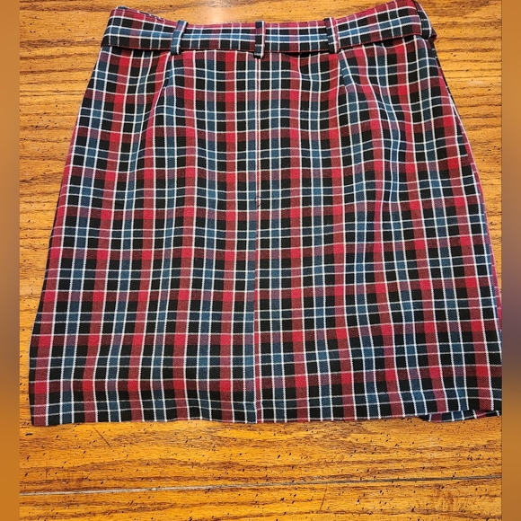 Plaid Mini Skirt with Tie - Picture 4 of 6